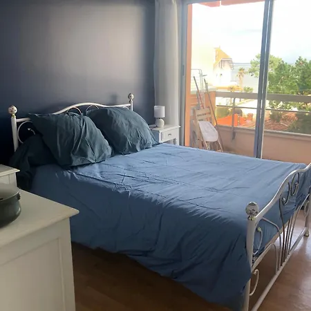 Lägenhet Entierement Renove Avec Vue Sur Le Bassin Et St Yves Parking Prive *
