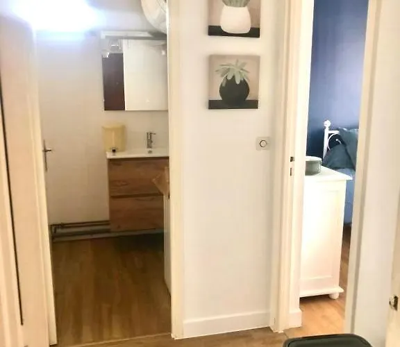 Entierement Rénové Avec Vue Sur Le Bassin Et St Yves Parking Privé Appartement